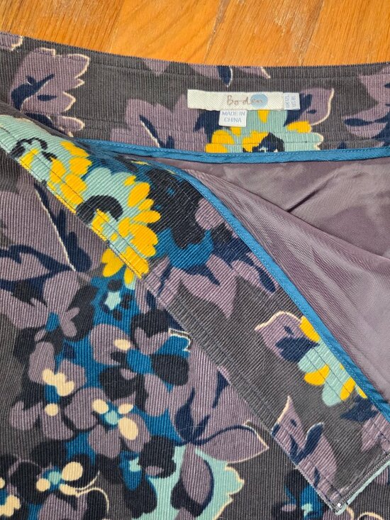 Boden Dresses & Skirts - Boden Corduroy Skirt
